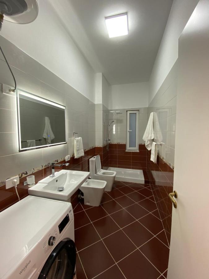 Enid Apartment วญอเรอ ภายนอก รูปภาพ